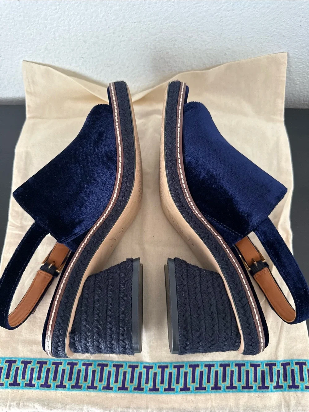 EUC Tory Burch Navy Royal Blue Velvet Slingback Block Heel Espadrille Sandals